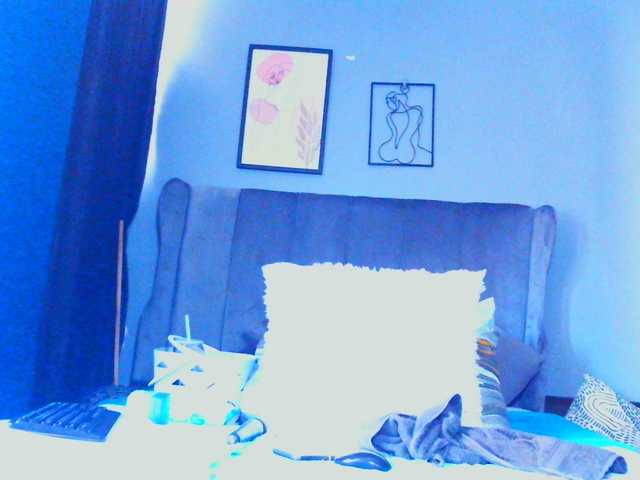 PearBlu38's BongaCams show and profile