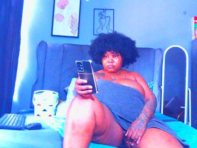 PearBlu38's BongaCams show and profile