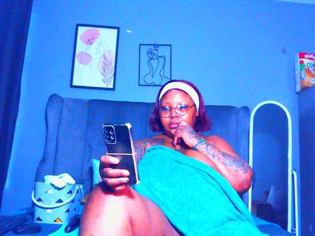 PearBlu38's BongaCams show and profile