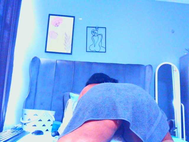 PearBlu38's BongaCams show and profile