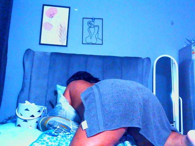 PearBlu38's BongaCams show and profile