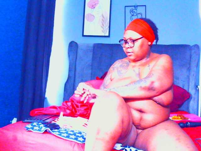 PearBlu38's BongaCams show and profile