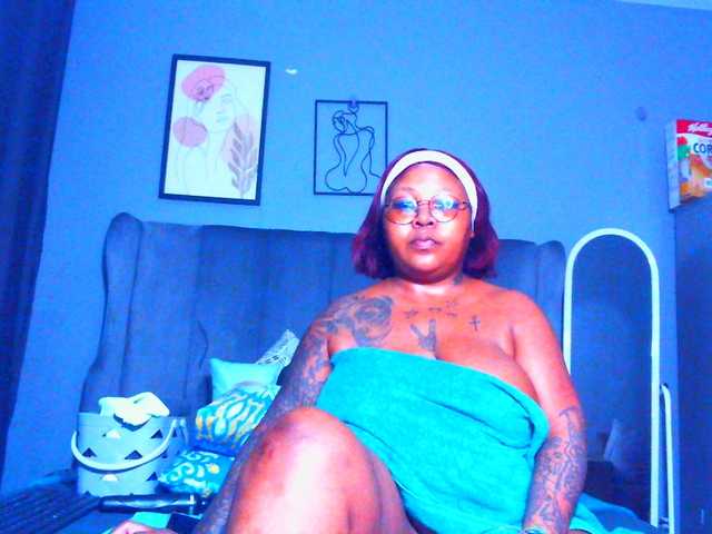 PearBlu38's BongaCams show and profile