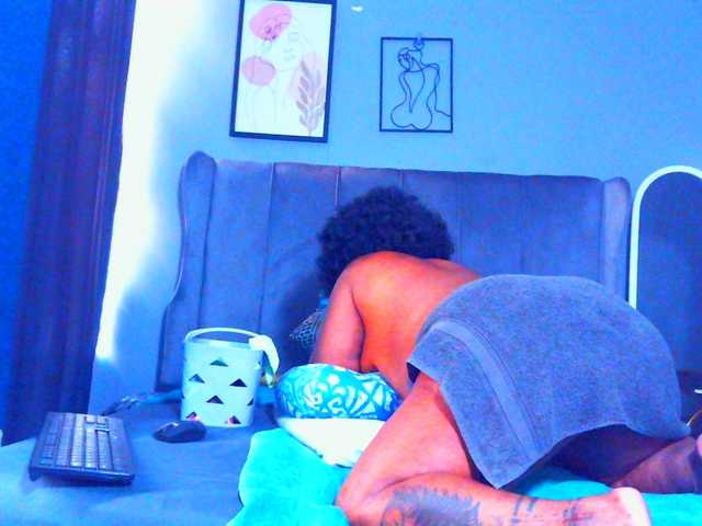 PearBlu38's BongaCams show and profile