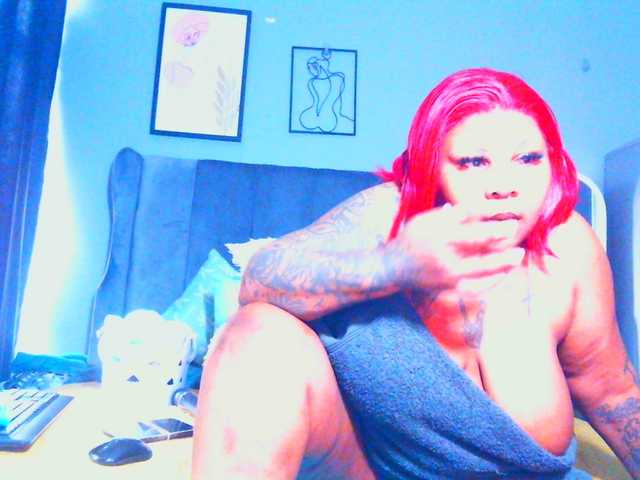 PearBlu38's BongaCams show and profile