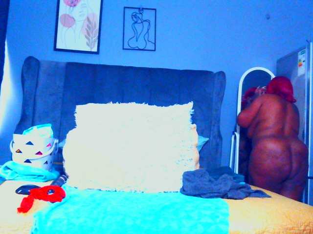 PearBlu38's BongaCams show and profile