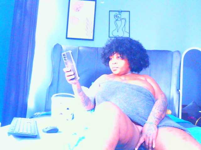 PearBlu38's BongaCams show and profile