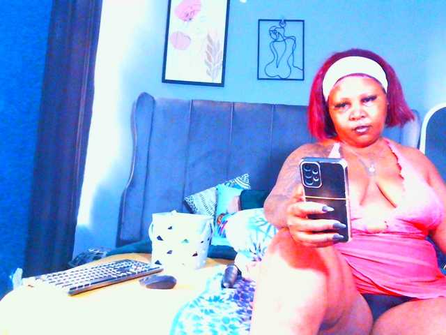 PearBlu38's BongaCams show and profile