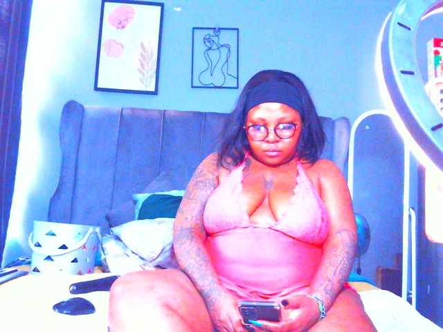 PearBlu38's BongaCams show and profile