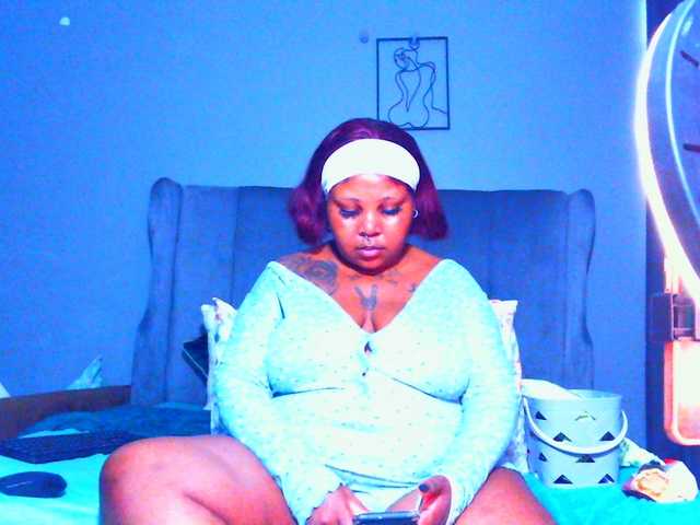 PearBlu38's BongaCams show and profile