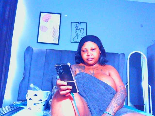 PearBlu38's BongaCams show and profile