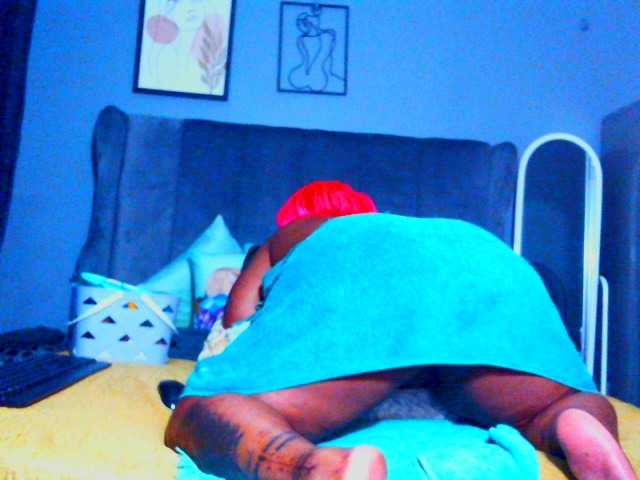 PearBlu38's BongaCams show and profile