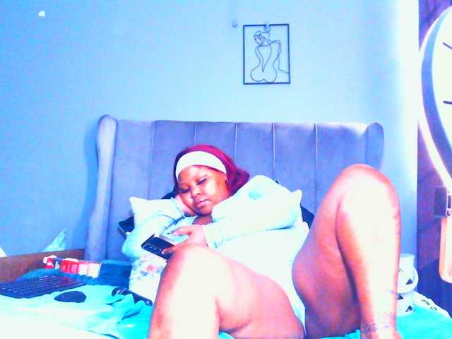 PearBlu38's BongaCams show and profile