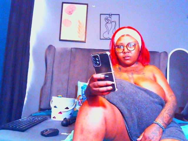 PearBlu38's BongaCams show and profile