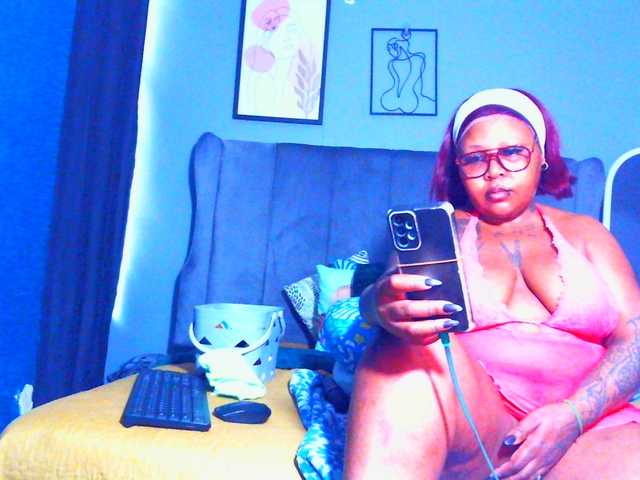 PearBlu38's BongaCams show and profile