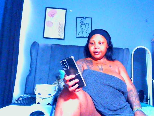 PearBlu38's BongaCams show and profile