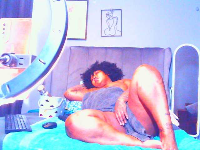 PearBlu38's BongaCams show and profile