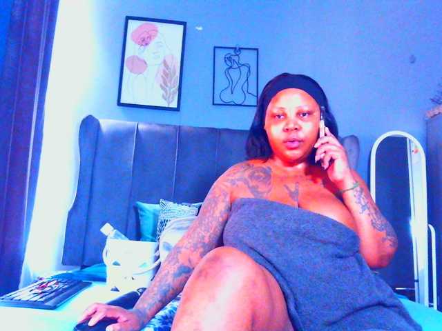 PearBlu38's BongaCams show and profile