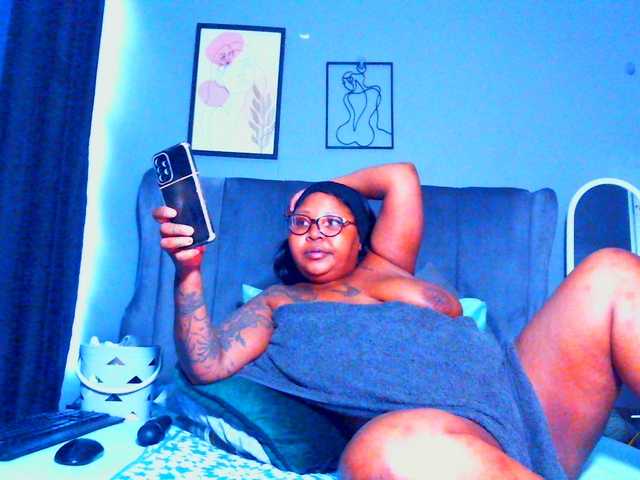 PearBlu38's BongaCams show and profile