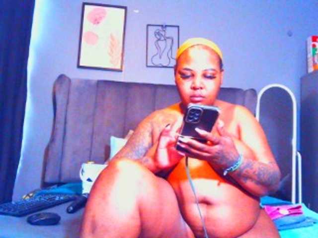 PearBlu38's BongaCams show and profile