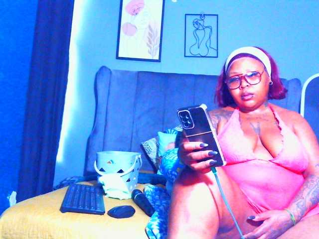PearBlu38's BongaCams show and profile