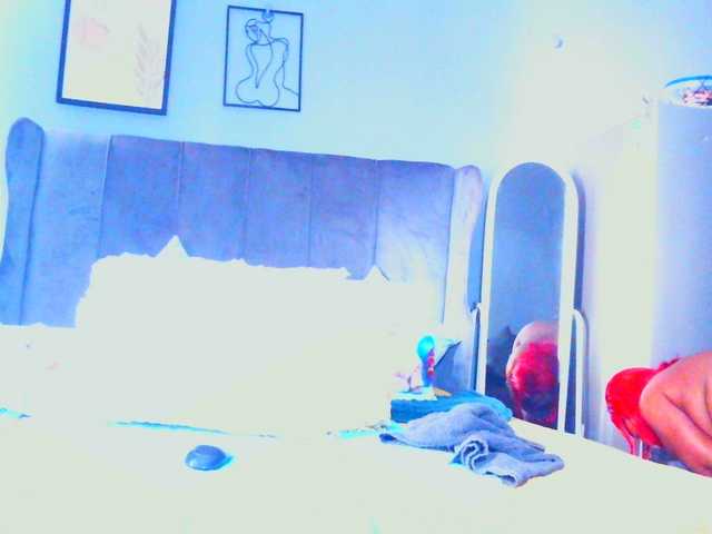 PearBlu38's BongaCams show and profile