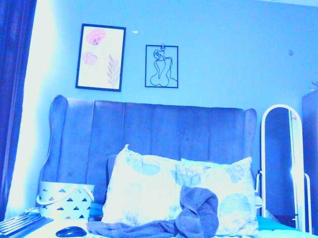 PearBlu38's BongaCams show and profile