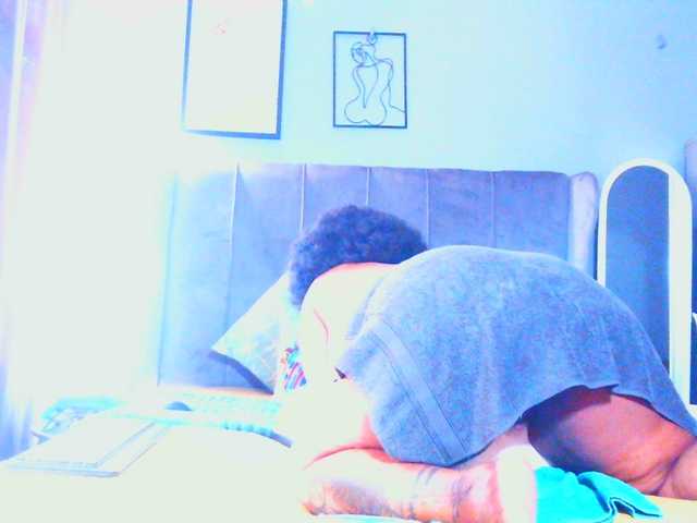 PearBlu38's BongaCams show and profile