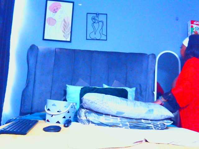 PearBlu38's BongaCams show and profile