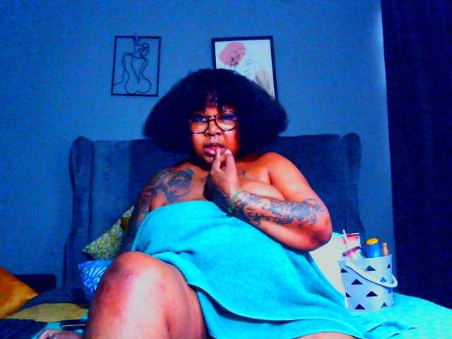 Stunning PearBlu38 will vitalize your wishes in a steaming hot live performance PearBlu38 from BongaCams