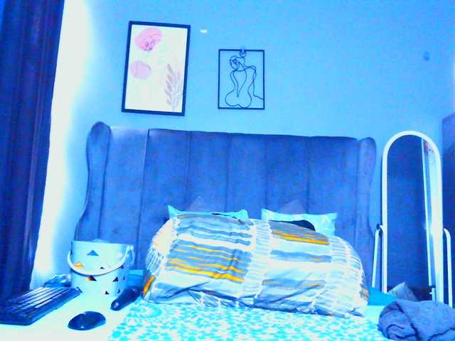 PearBlu38's BongaCams show and profile