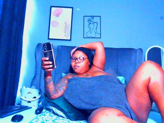 PearBlu38's BongaCams show and profile