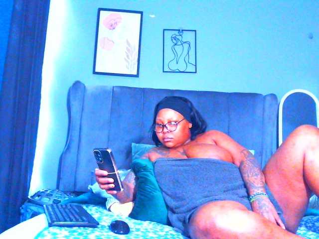 PearBlu38's BongaCams show and profile