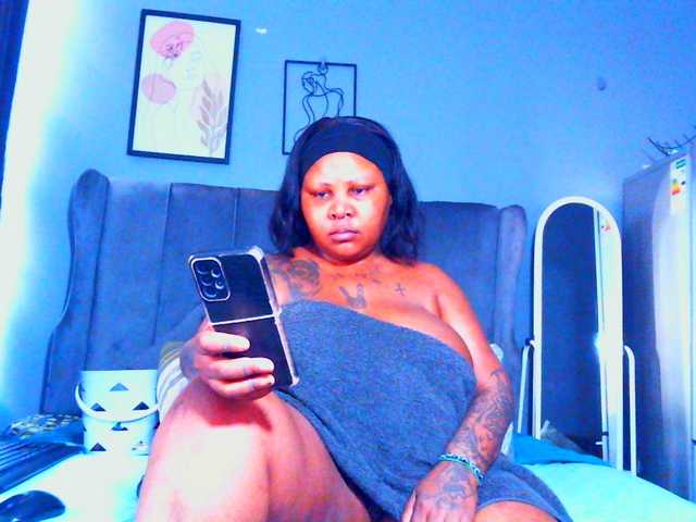 PearBlu38's BongaCams show and profile