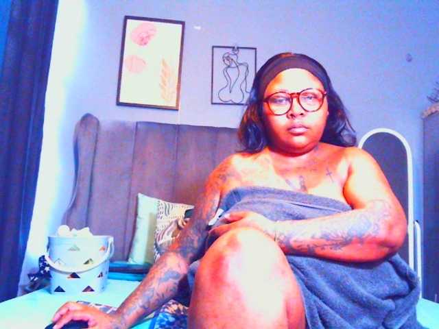 PearBlu38's BongaCams show and profile