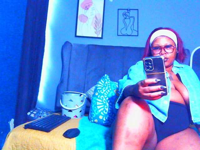 PearBlu38's BongaCams show and profile