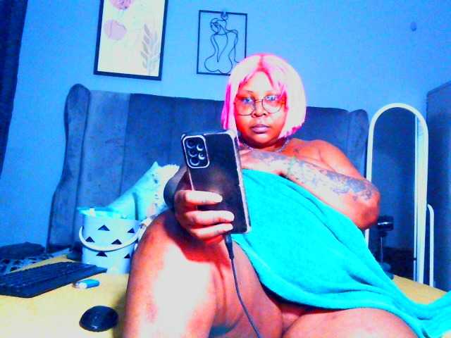 PearBlu38's BongaCams show and profile