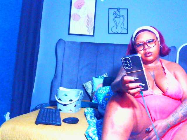 PearBlu38's BongaCams show and profile