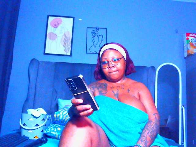 PearBlu38's BongaCams show and profile