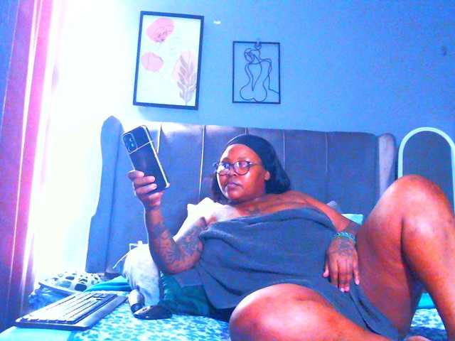 PearBlu38's BongaCams show and profile