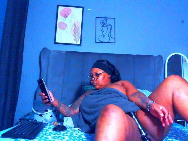 PearBlu38's BongaCams show and profile