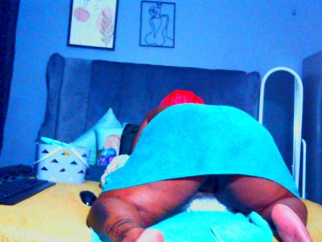 PearBlu38's BongaCams show and profile