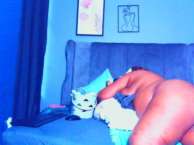 PearBlu38's BongaCams show and profile