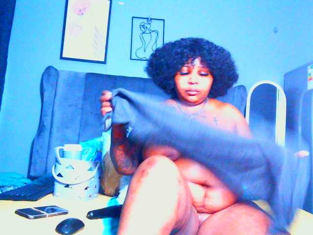 PearBlu38's BongaCams show and profile