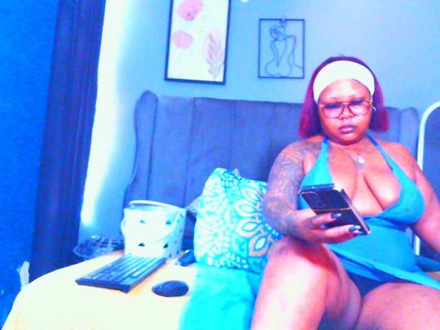 PearBlu38's BongaCams show and profile