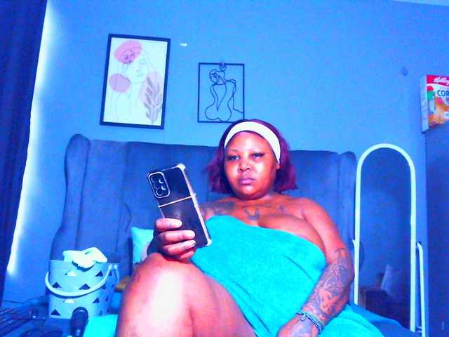 PearBlu38's BongaCams show and profile