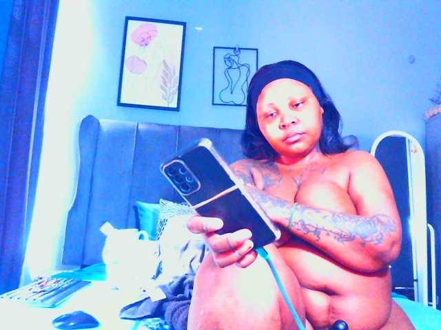 PearBlu38's BongaCams show and profile