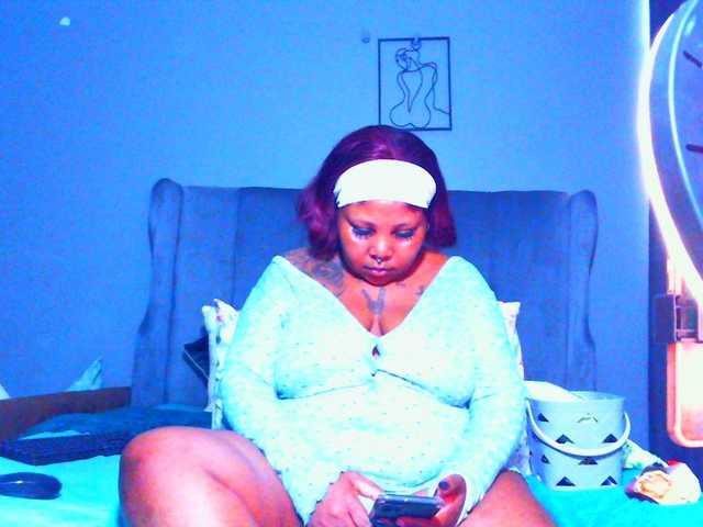 PearBlu38's BongaCams show and profile