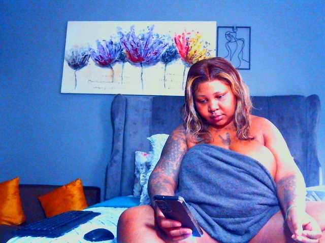 PearBlu38's BongaCams show and profile