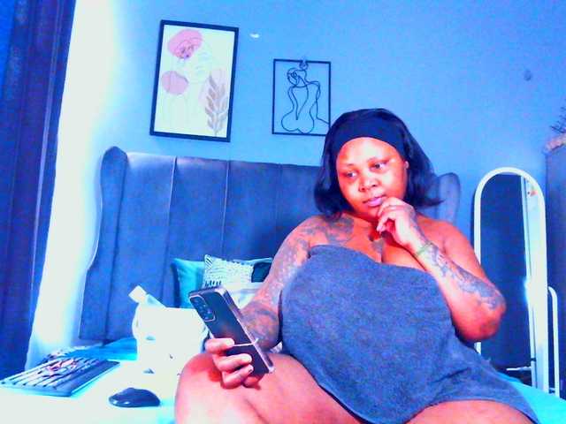 PearBlu38's BongaCams show and profile